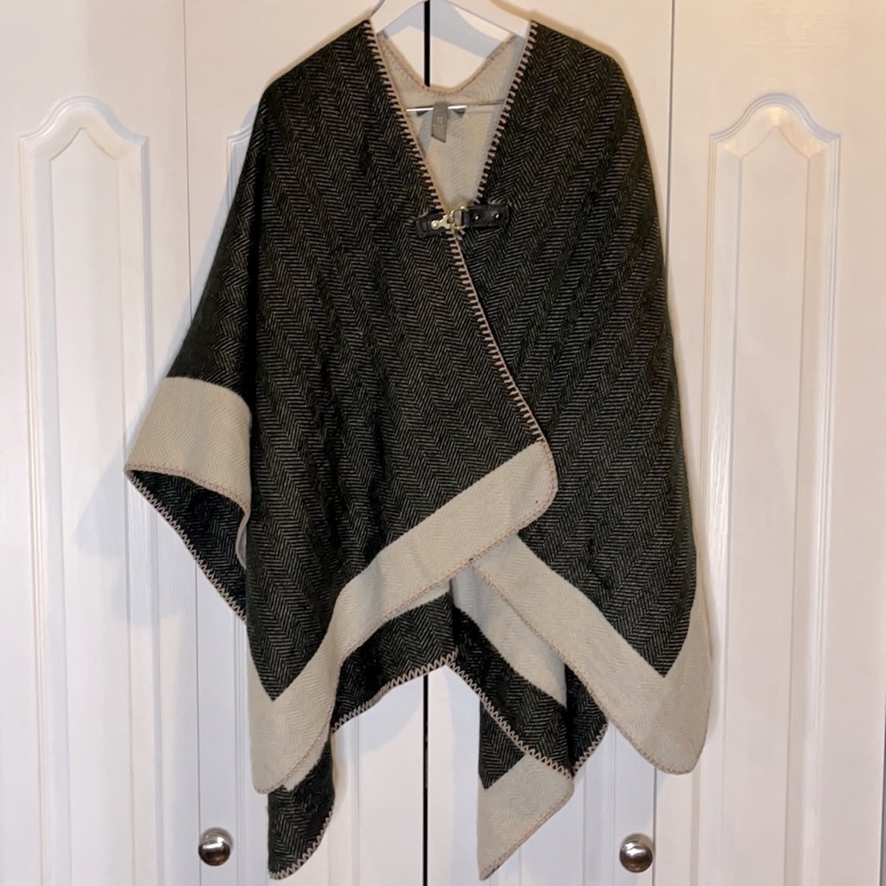 VINCE CAMUTO Chevron Ruana O/S - Picture 6 of 13